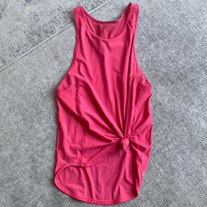 Lululemon tank fits like a 6